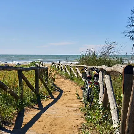 150m From The Sea Apartment *