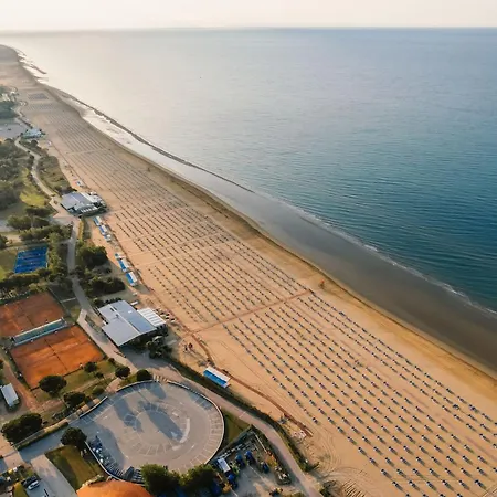 Apartment 150m From The Sea