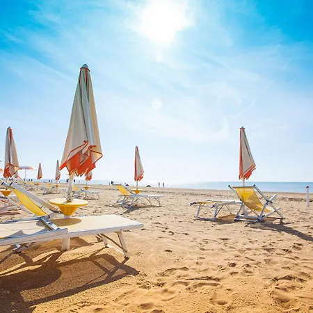 150m From The Sea Apartment *